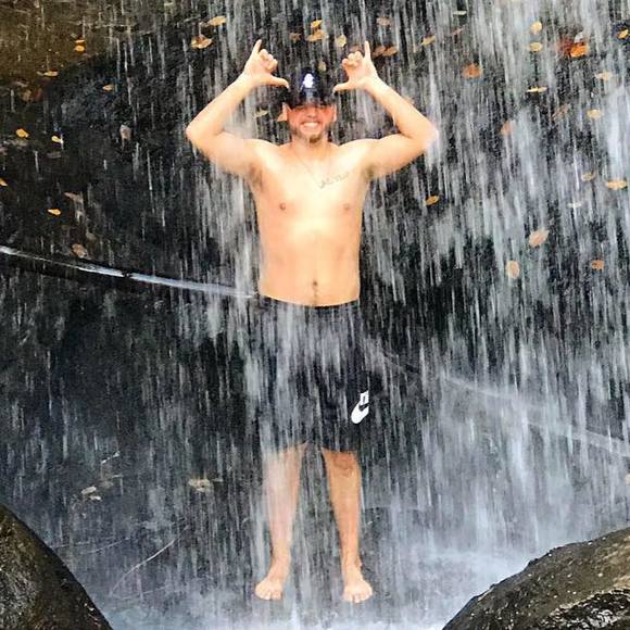 Meet your Posher, Cam - Picture 1 of 1